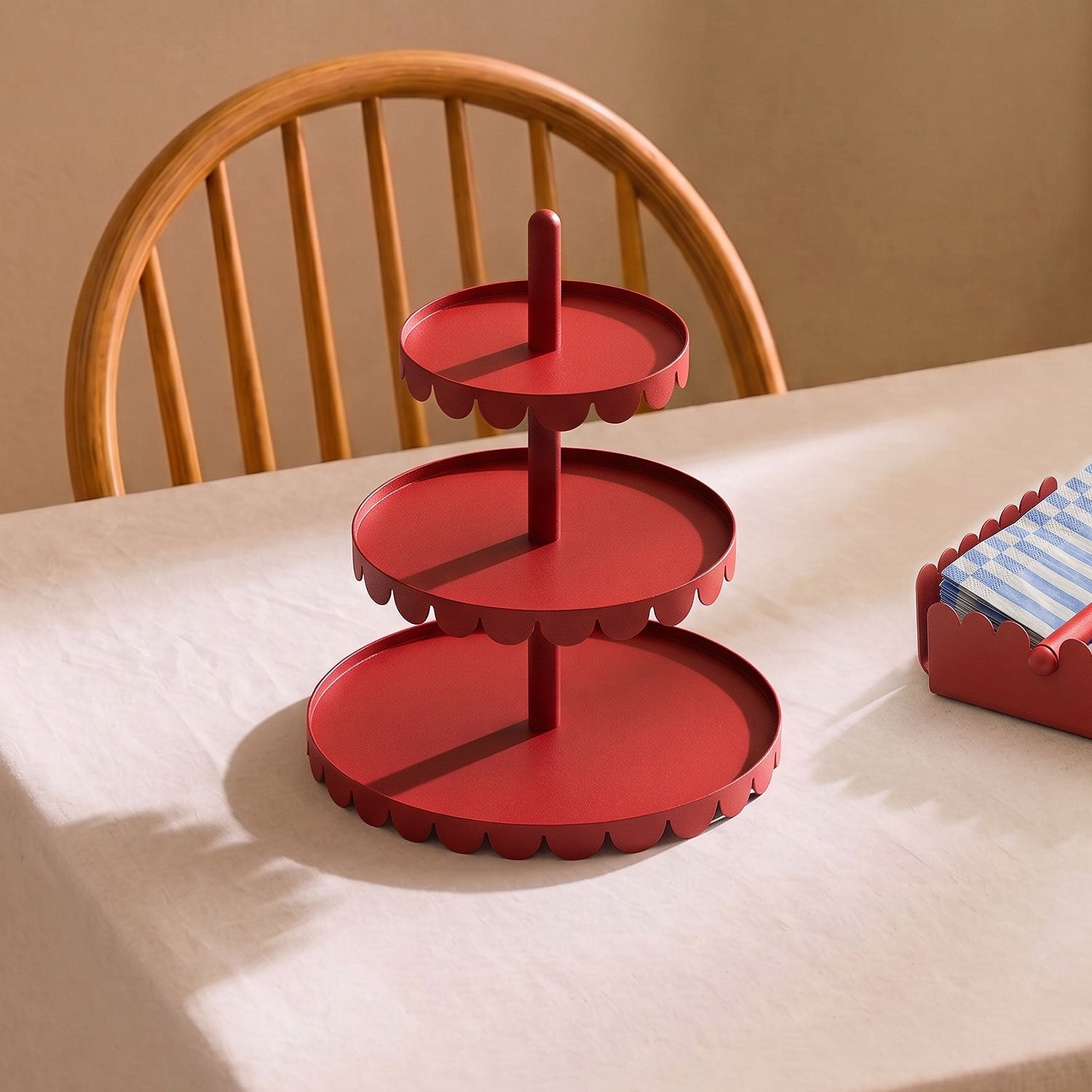 Daisy Cake Stand
