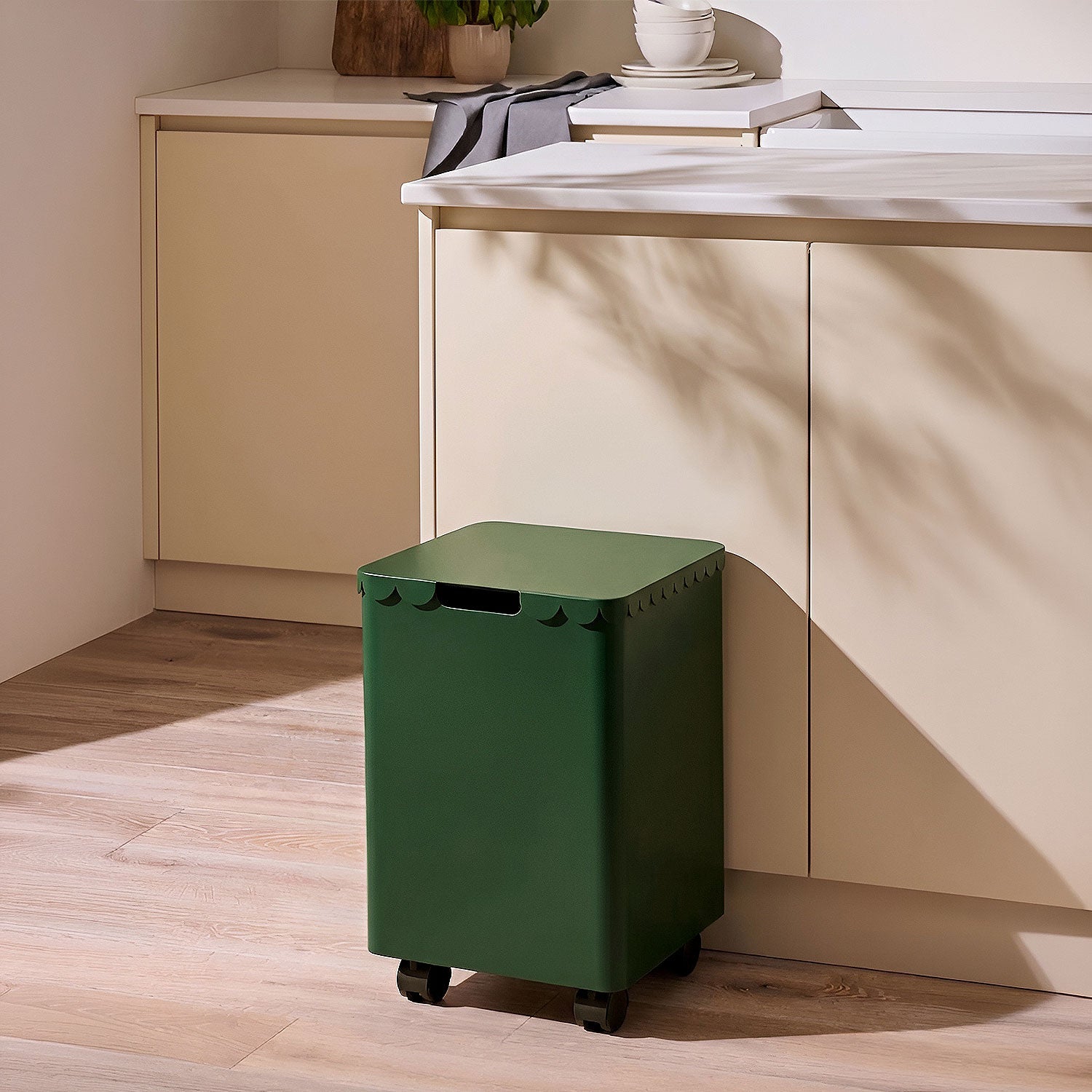 Daisy Rolling Waste Bin