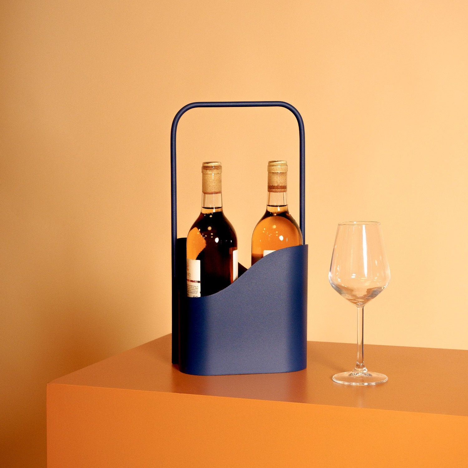 Pour Wine Stand