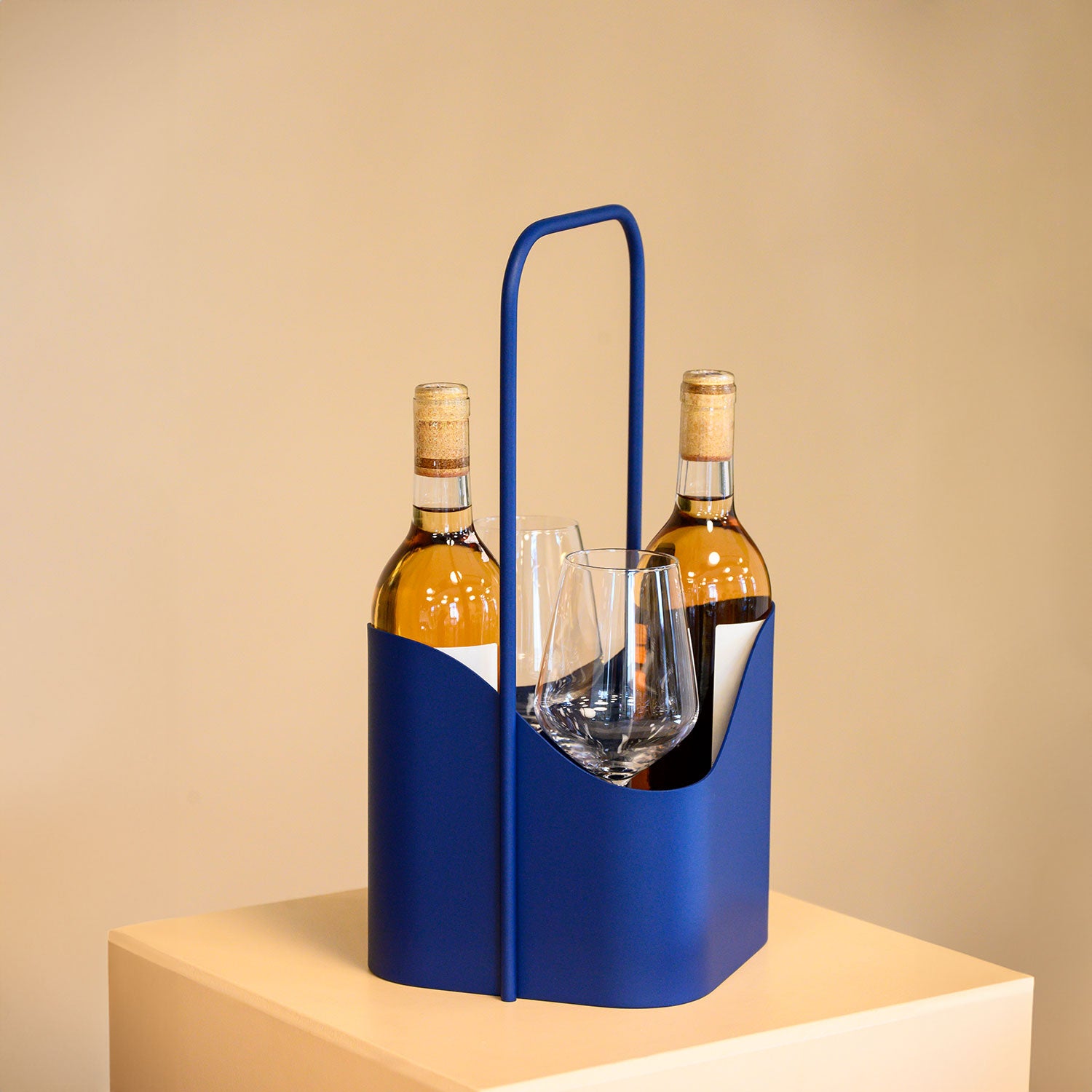 Pour Wine Stand
