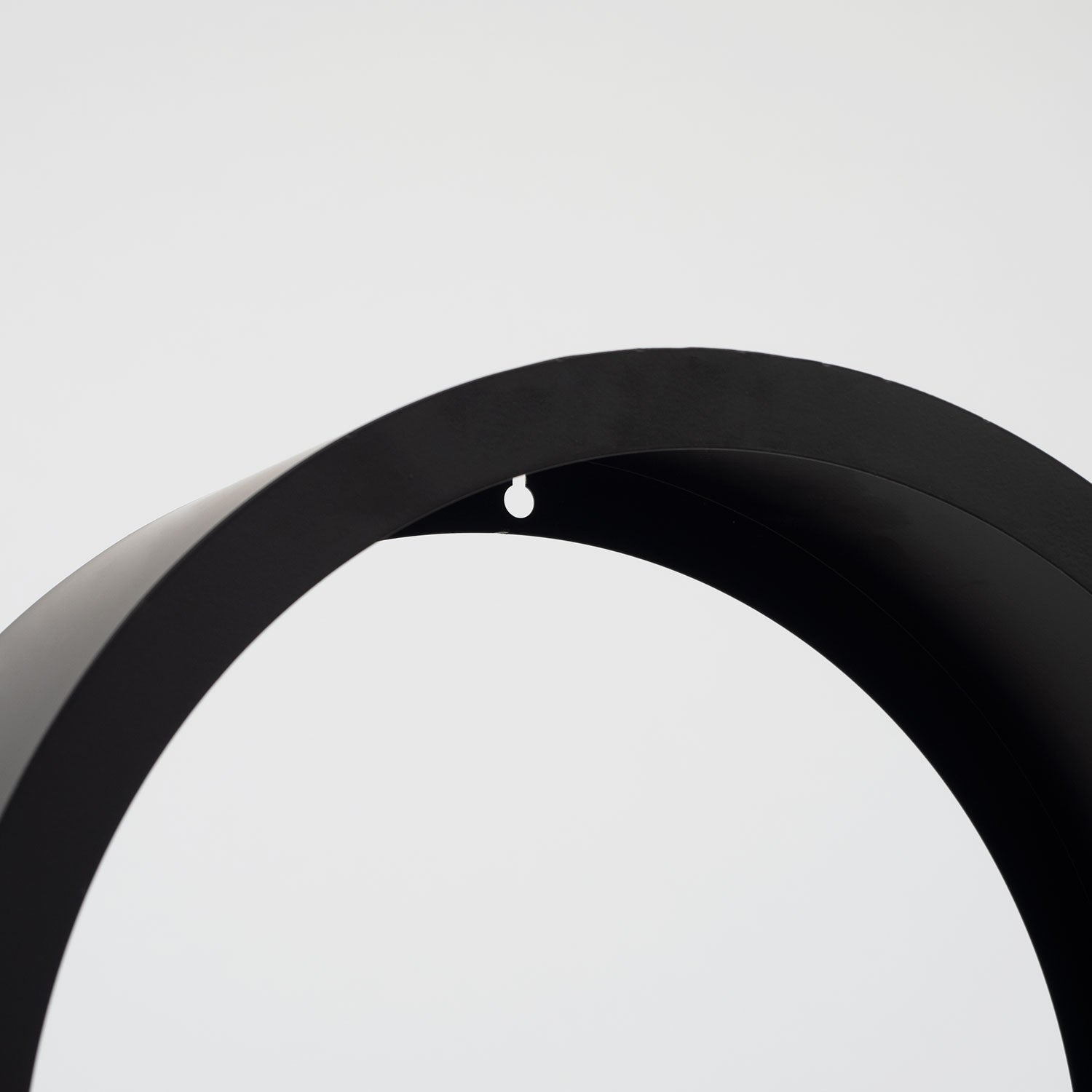 Circle L Wall Planter