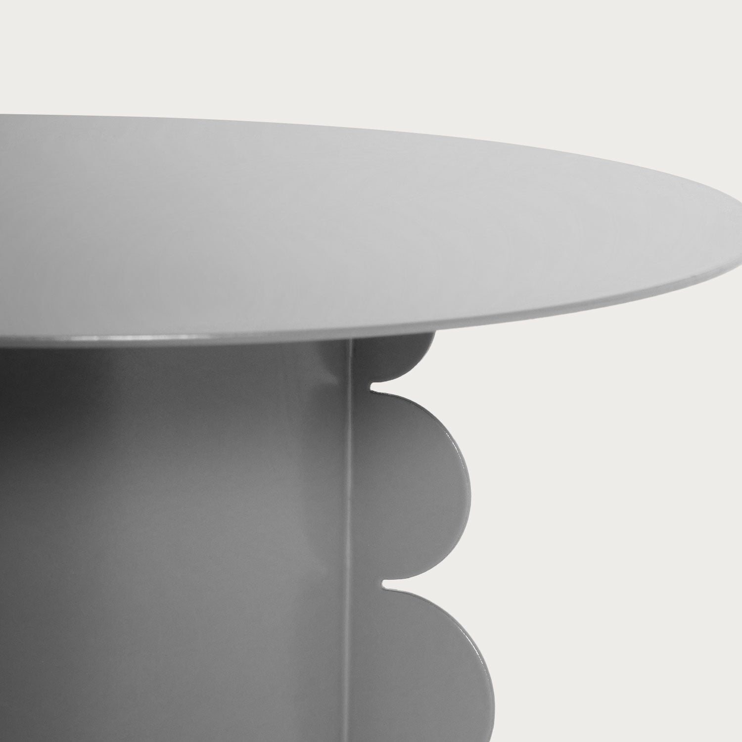 Fin Table Stand