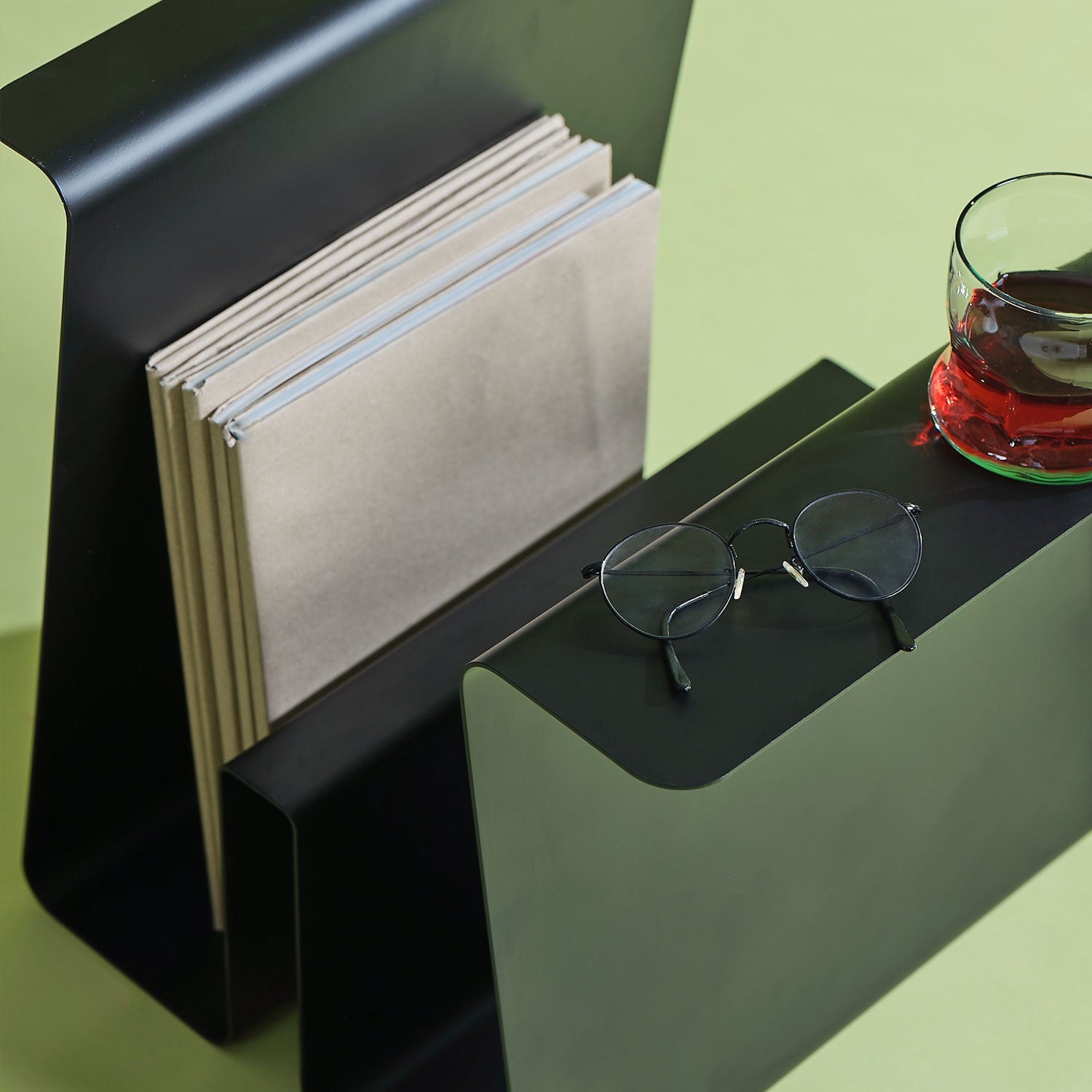 Line Magazine Rack - Black