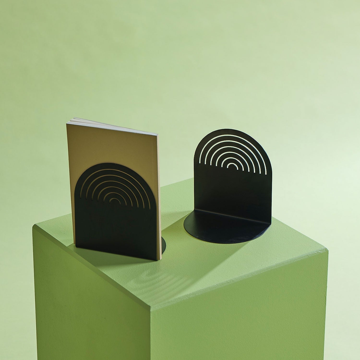 Sunrise Set of 2 Bookends - Black