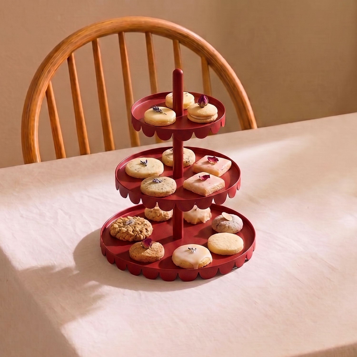 Daisy Cake Stand