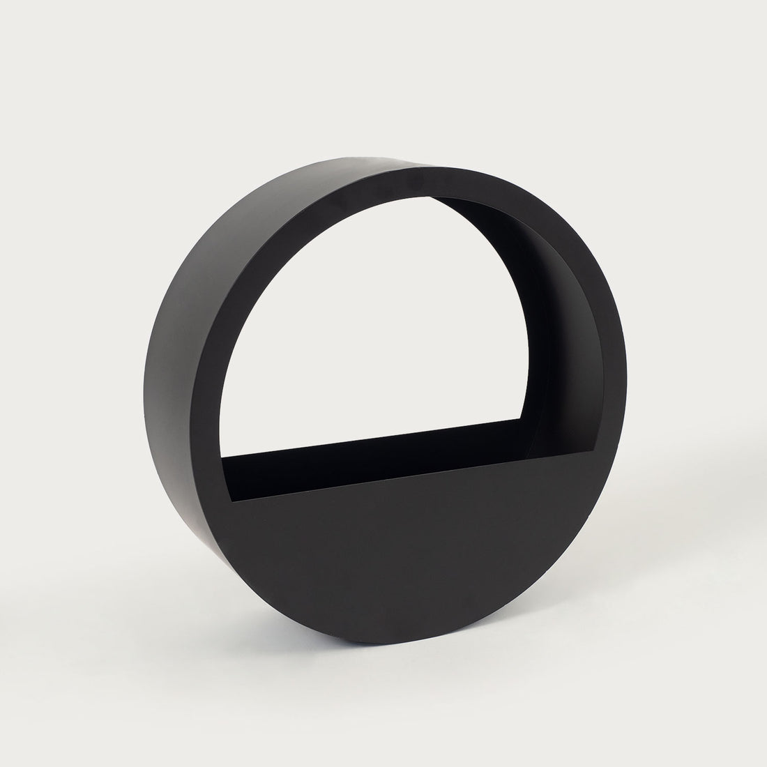 Circle L Wall Planter